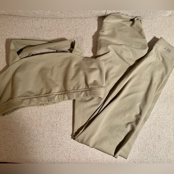 SET ACTIVE - Luxform 1.0 leggings S & Luxform 1.0 band bra bra M - Dune - NWT - Picture 2 of 4